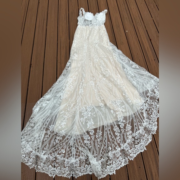JJs House Elegant Lace Wedding Dress in Cream - Picture 11 of 15